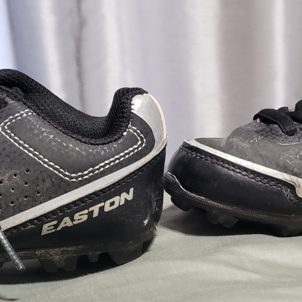 Boys baseball cleats